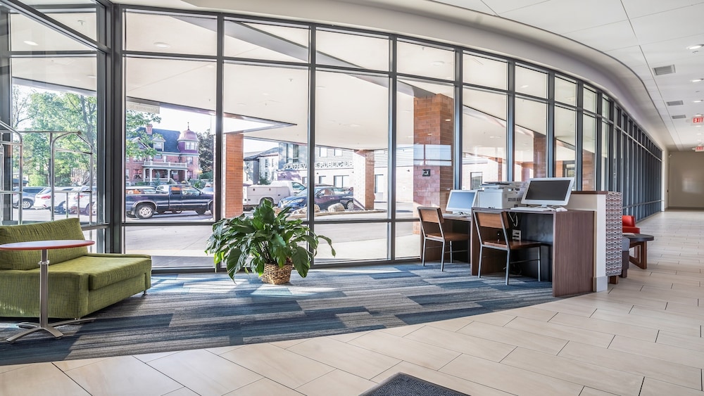 Holiday Inn Express And Suites-Platteville By Ihg,Hazel Green>>Dodgeville,3 star