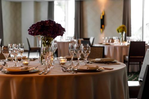 kimpton rowan palm springs hotel by ihg