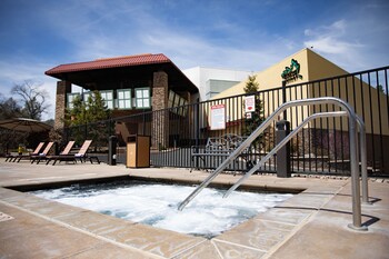 the hotel at black oak casino resort