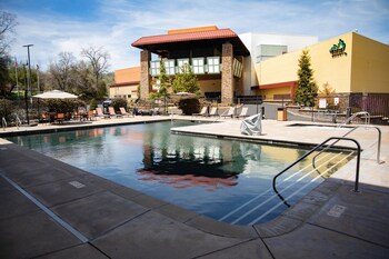 the hotel at black oak casino resort