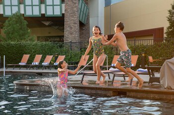 the hotel at black oak casino resort