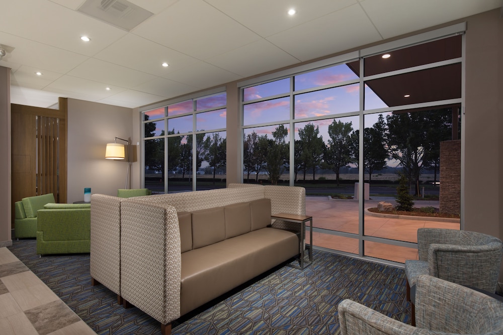 holiday inn exp and sts portland airport cascade st