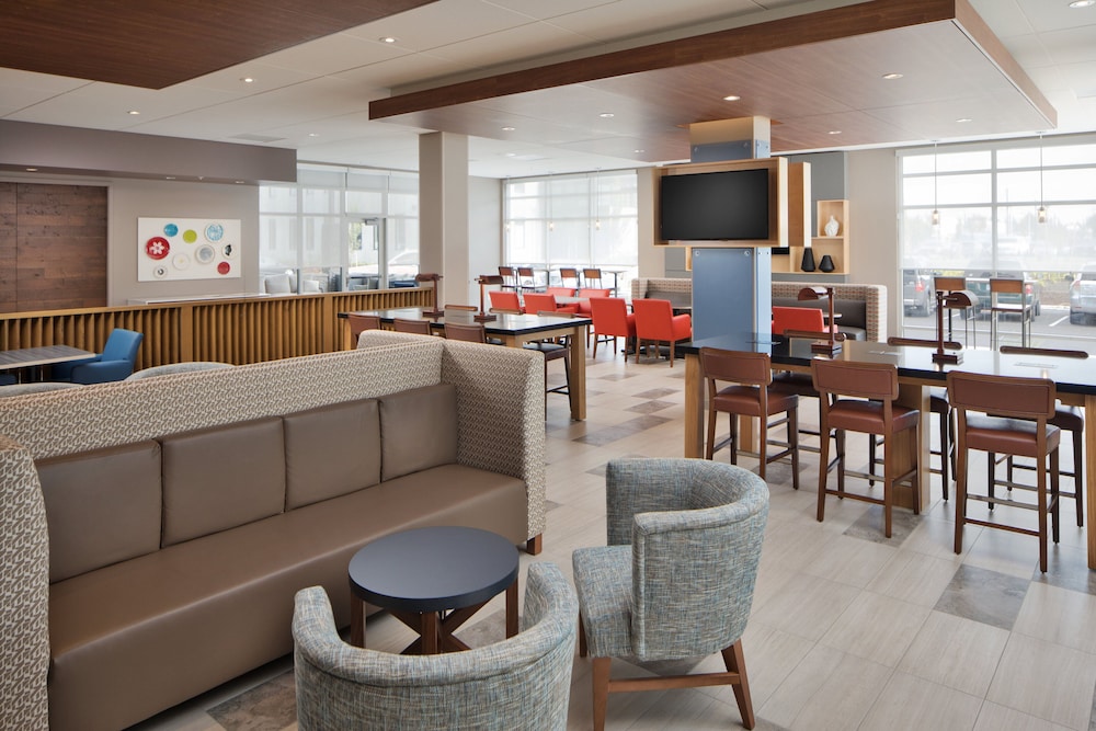 holiday inn exp and sts portland airport cascade st