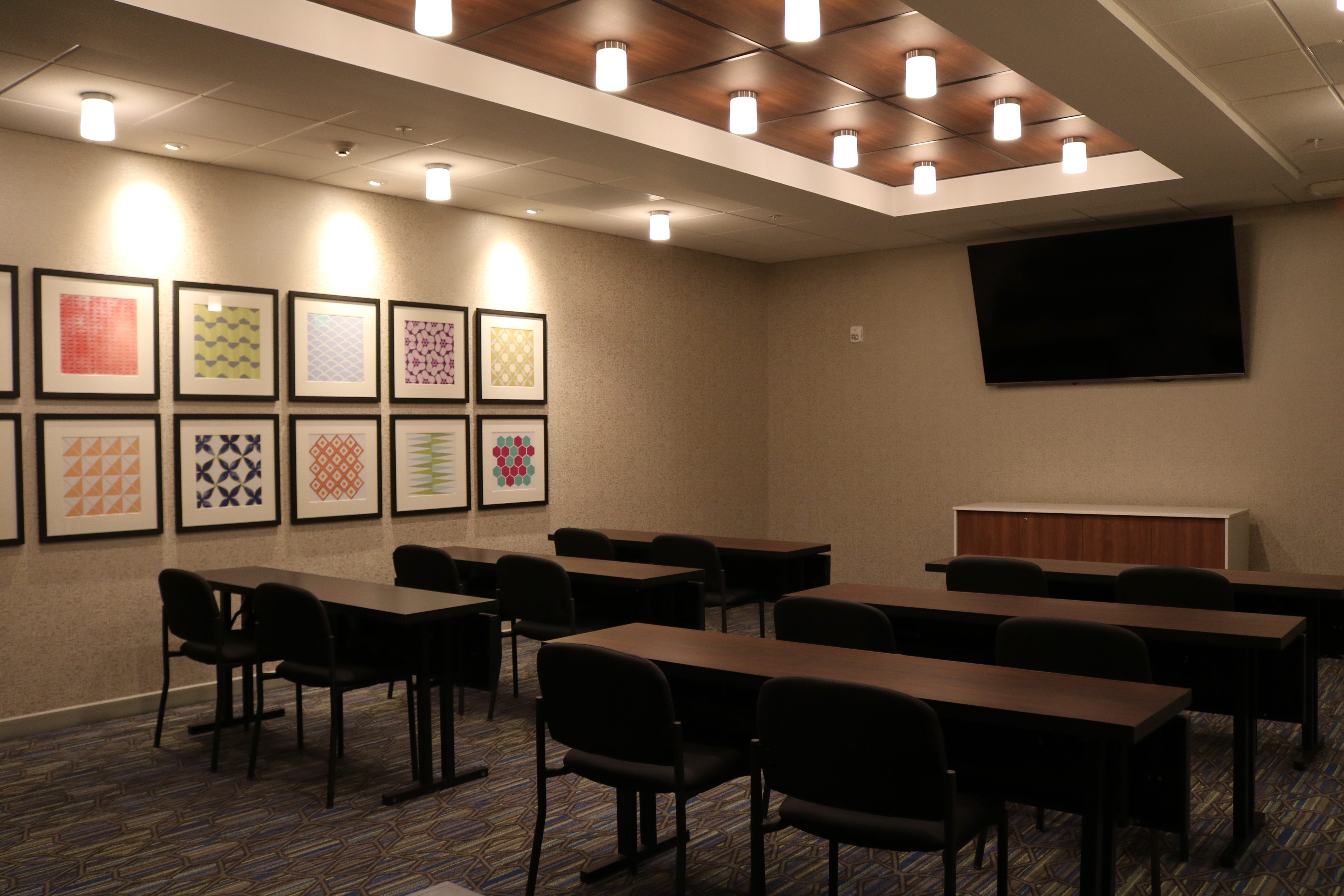 holiday inn exp and sts portland airport cascade st