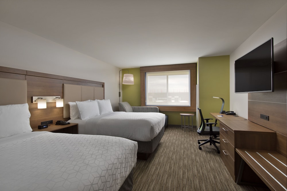 holiday inn exp and sts portland airport cascade st