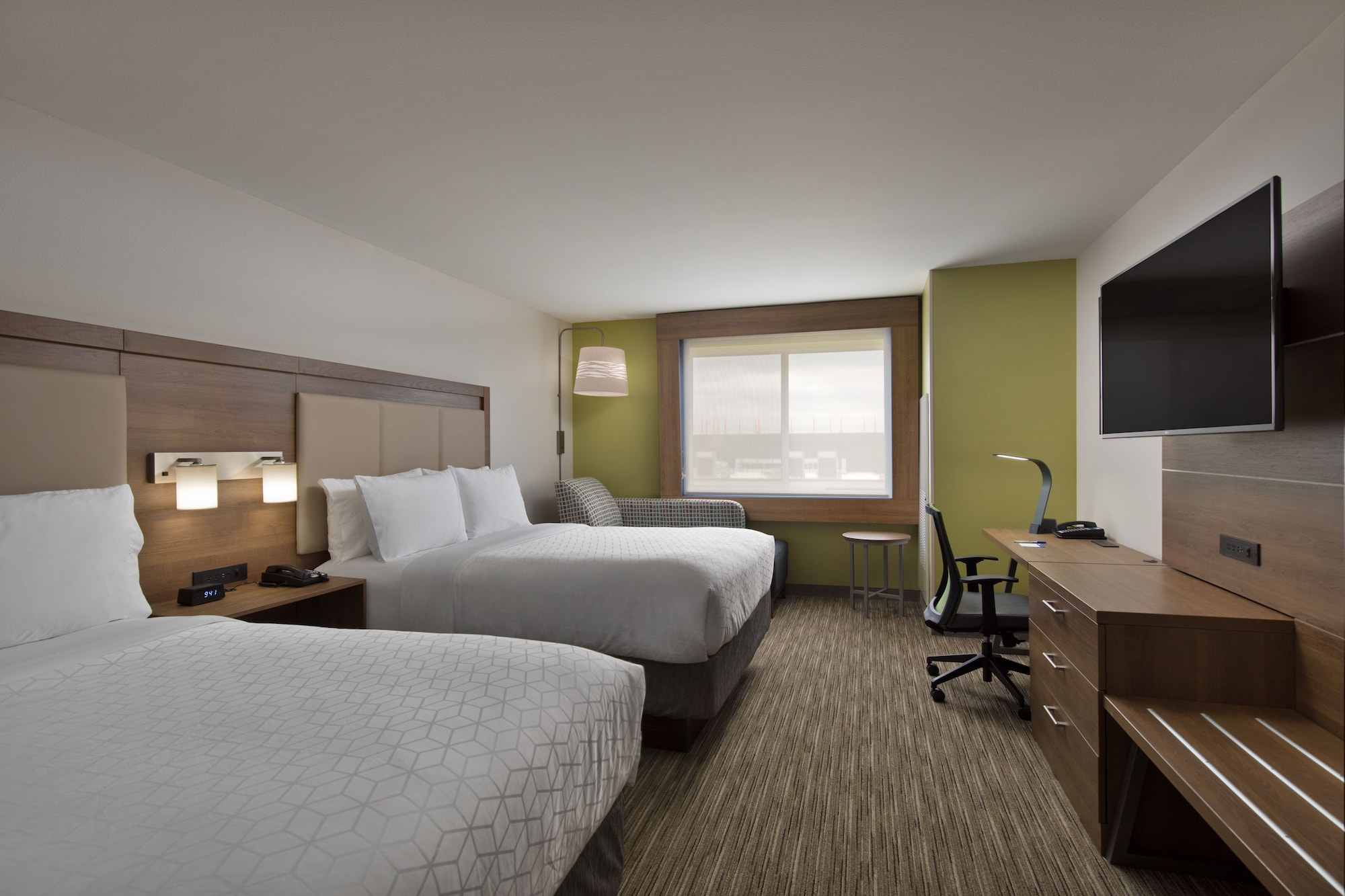 holiday inn exp and sts portland airport cascade st