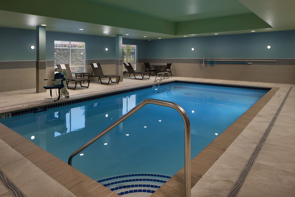 holiday inn exp and sts portland airport cascade st