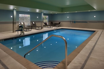 Holiday Inn Exp & Sts Portland Airport -Cascade St,Portland>>Multnomah County,3 star