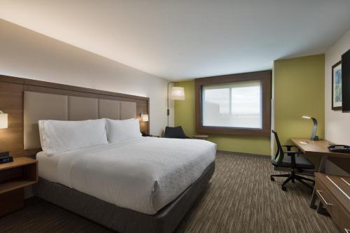 holiday inn exp and sts portland airport cascade st