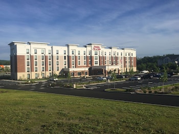 hampton inn and suites newburgh stewart airport
