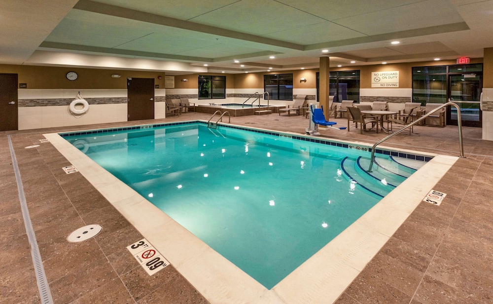 hampton inn and suites duluth north mall area