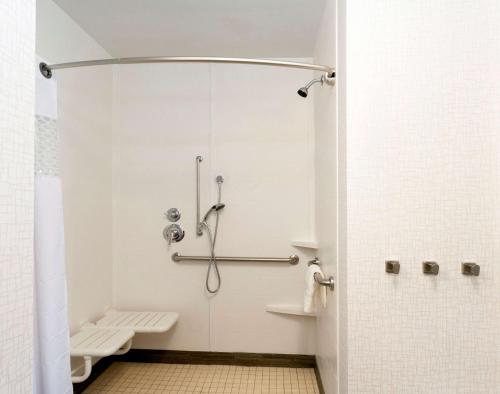 hampton inn and suites duluth north mall area