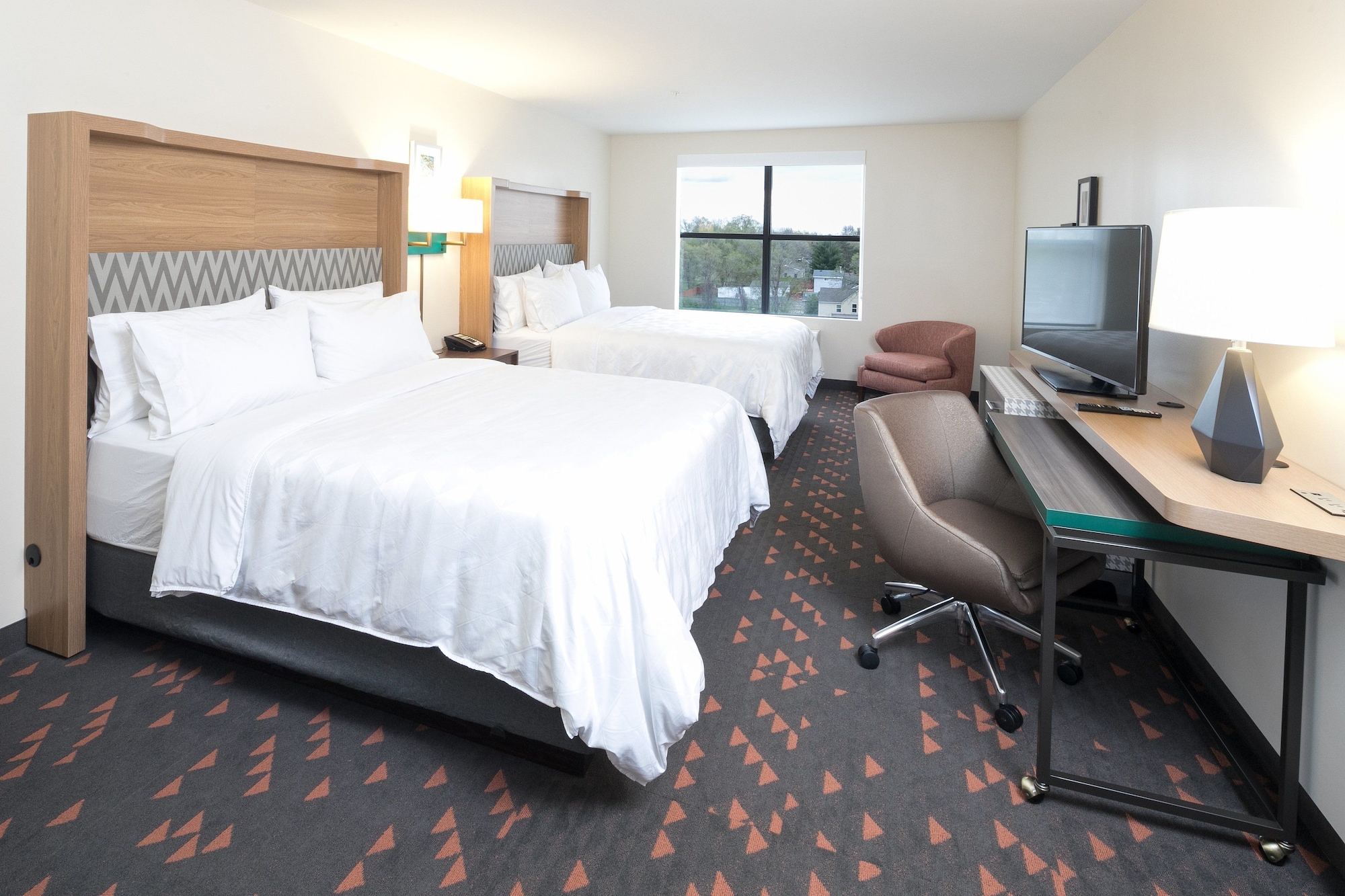 holiday inn hotel and suites mount pleasant