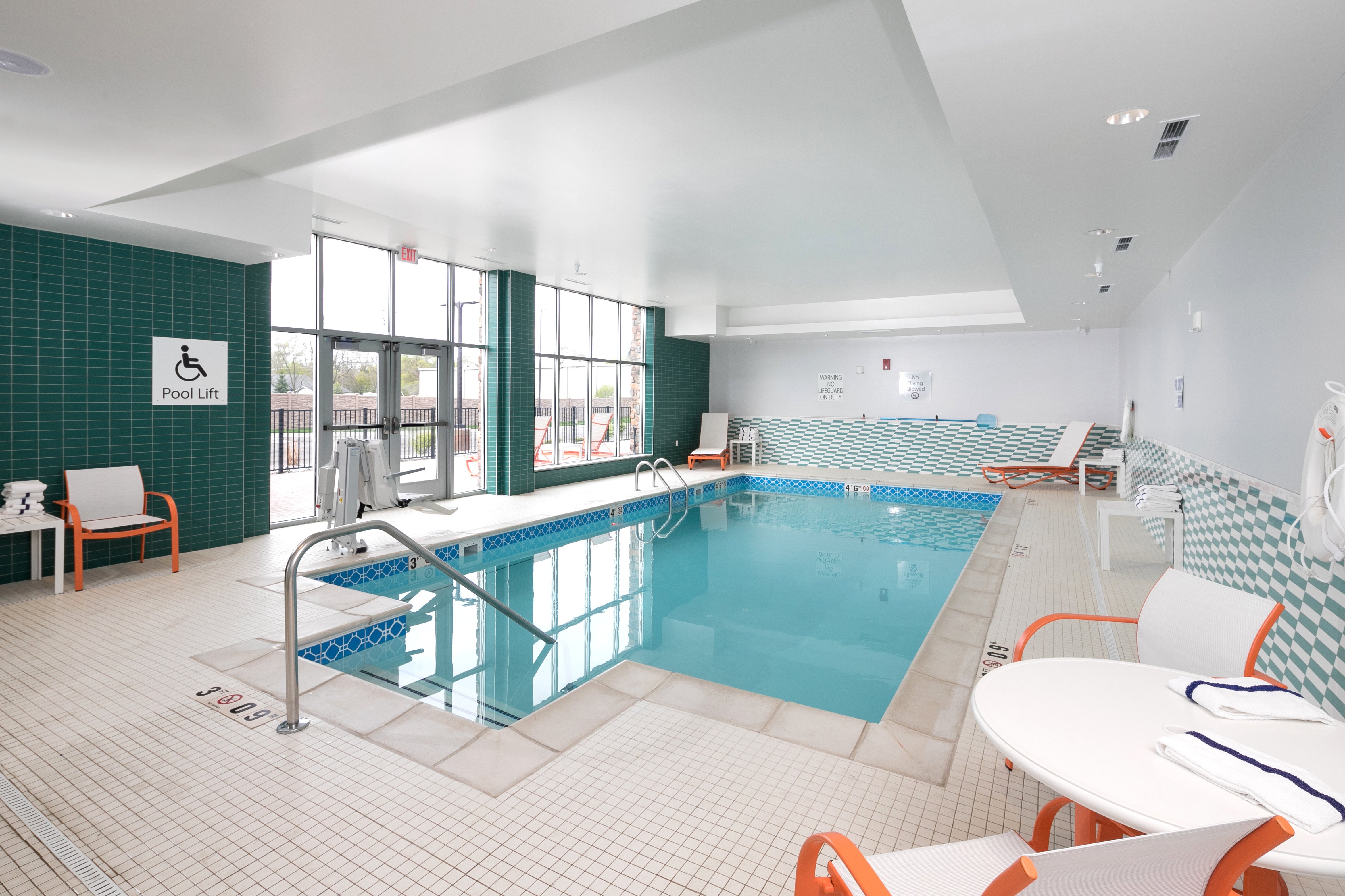 holiday inn hotel and suites mount pleasant