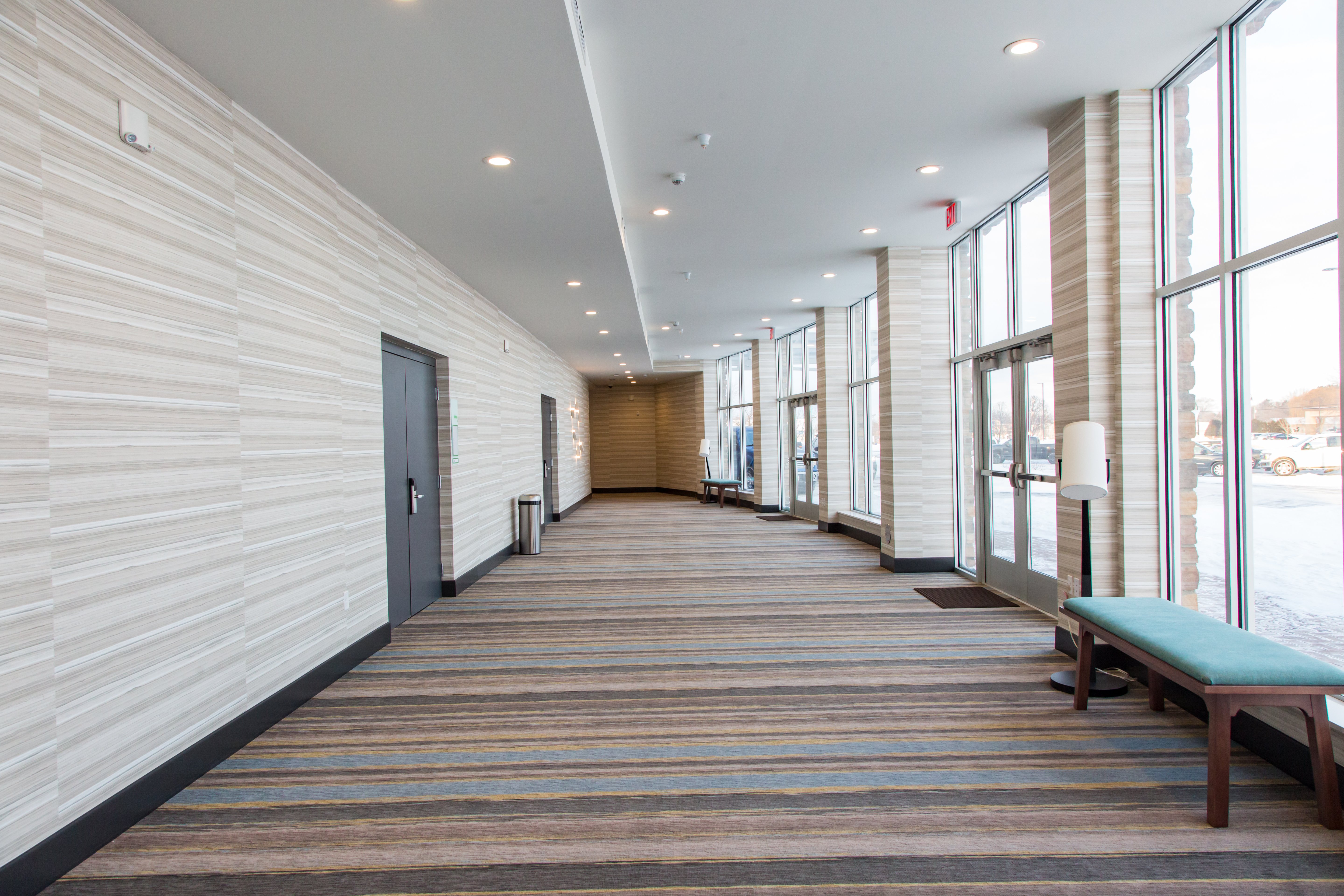 holiday inn hotel and suites mount pleasant