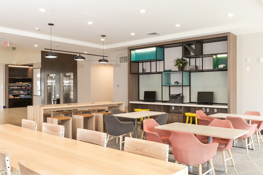holiday inn hotel and suites mount pleasant