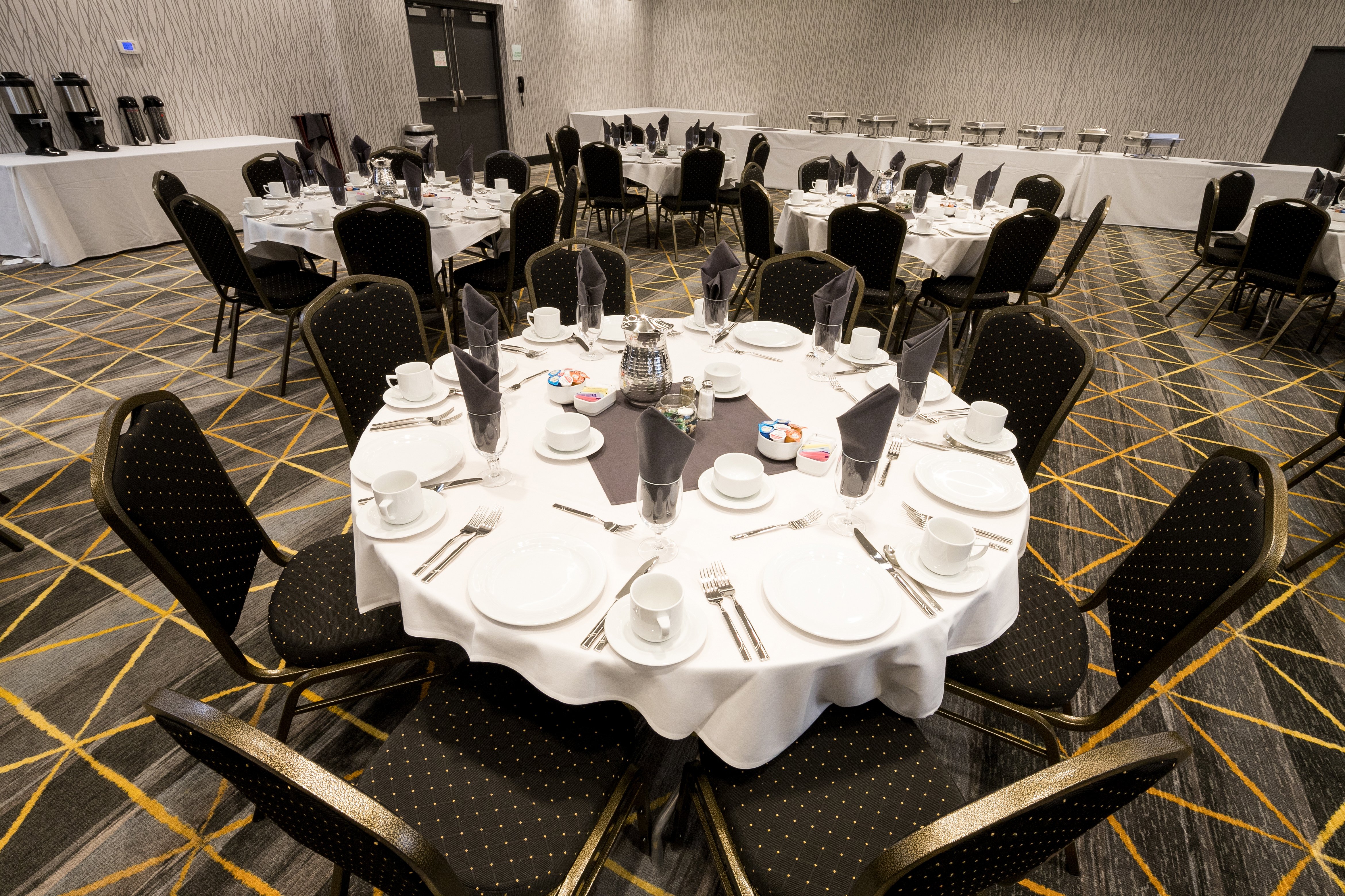 holiday inn hotel and suites mount pleasant