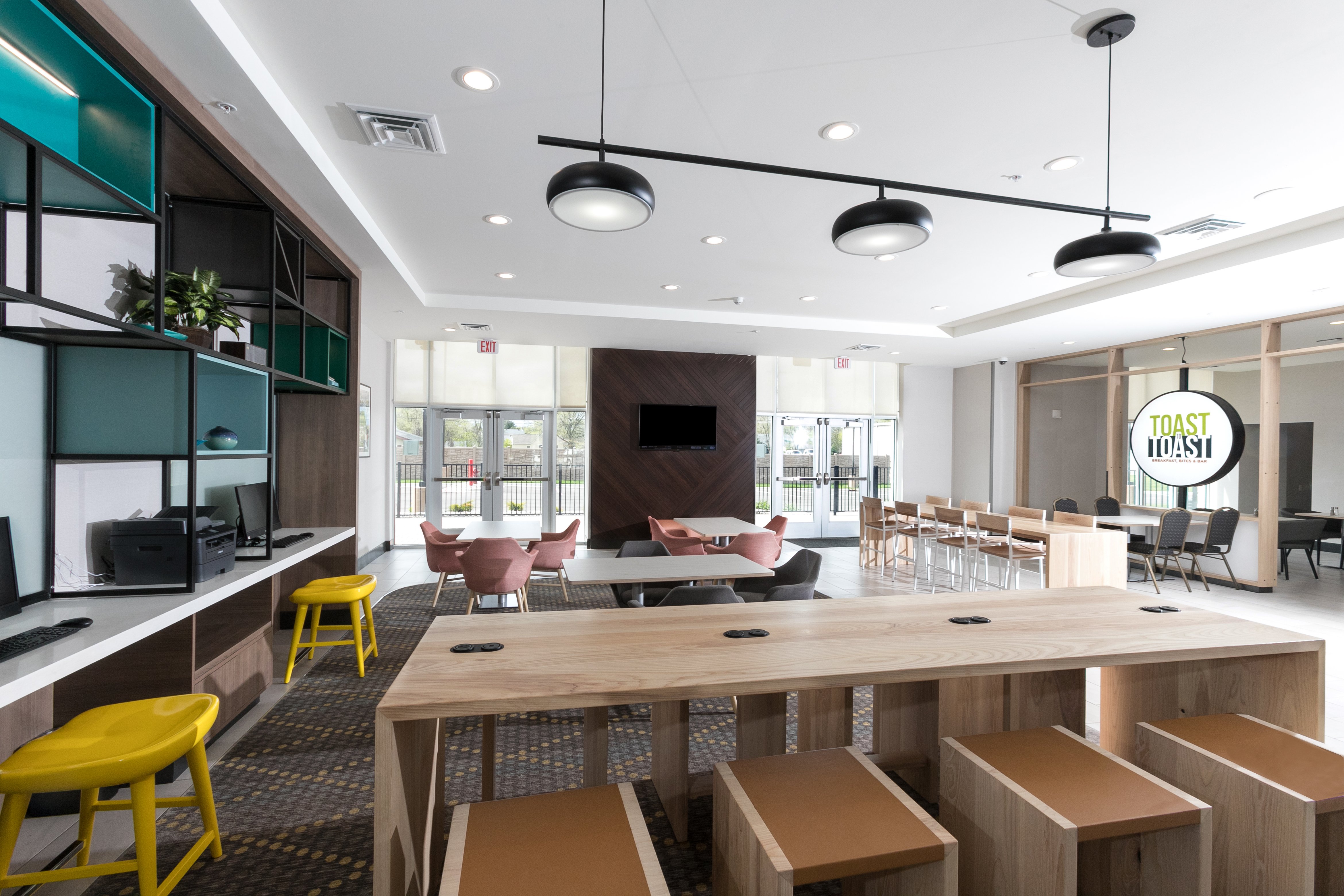 holiday inn hotel and suites mount pleasant