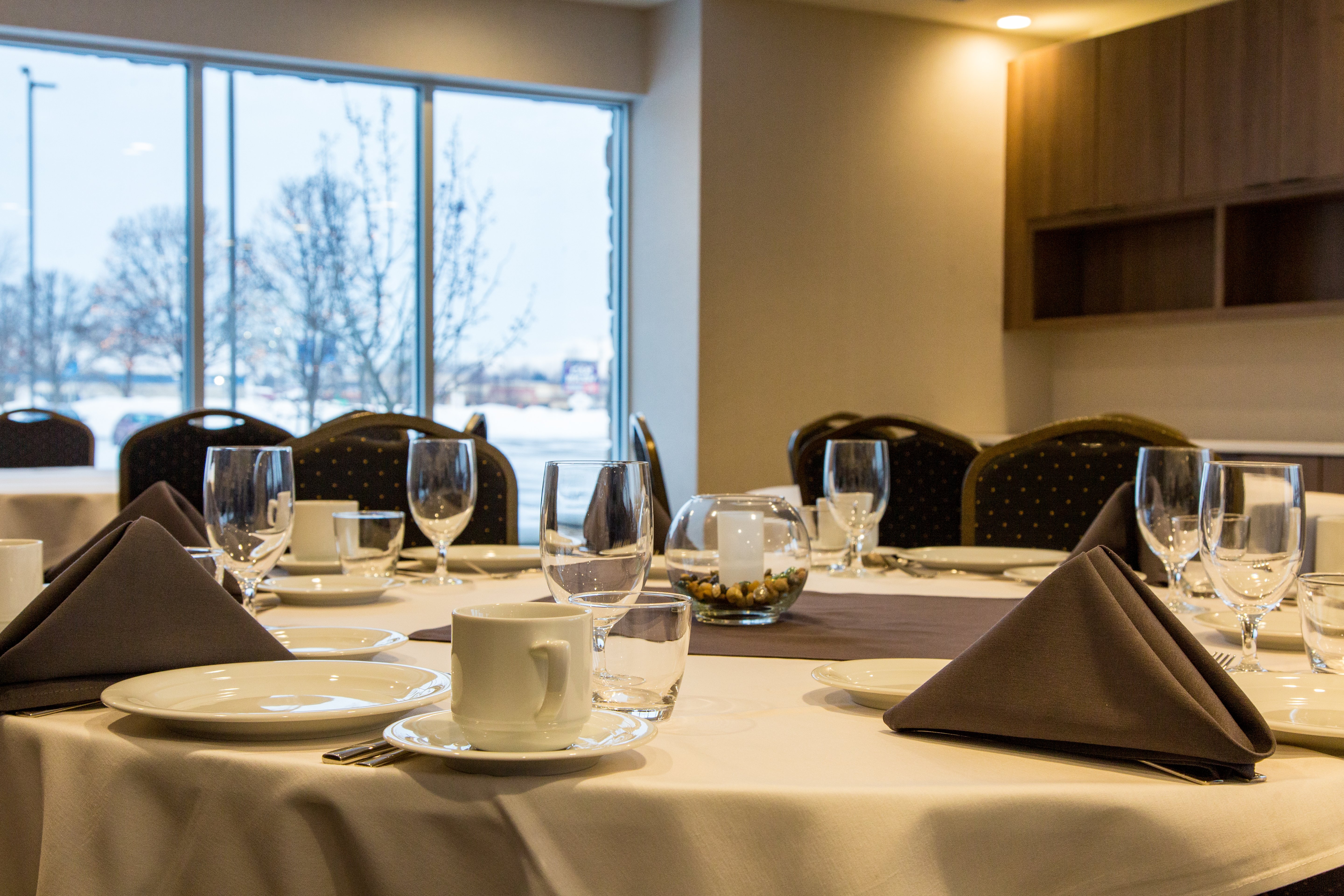 holiday inn hotel and suites mount pleasant