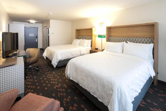 holiday inn hotel and suites mount pleasant