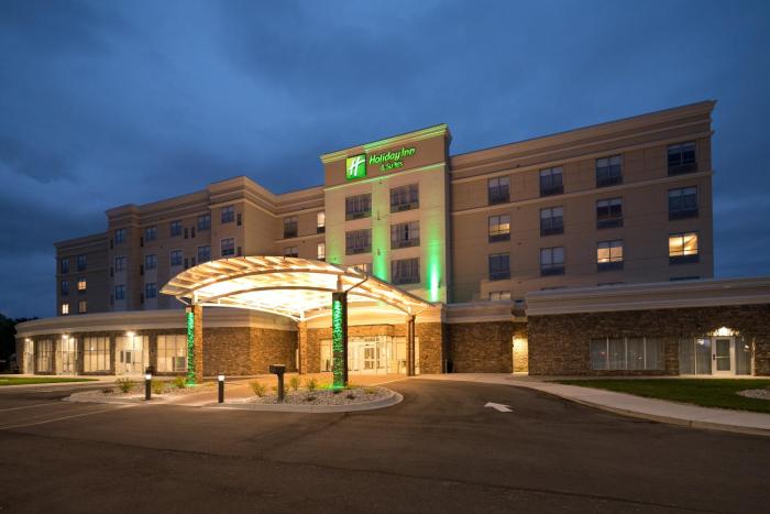 holiday inn hotel and suites mount pleasant