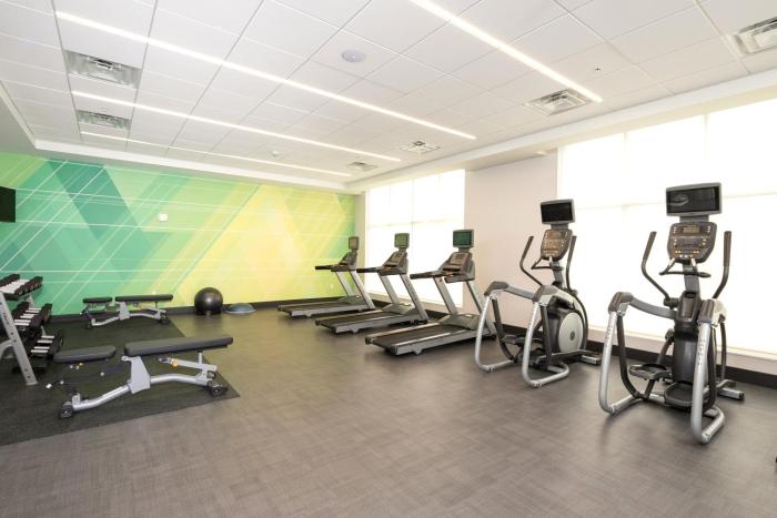 holiday inn hotel and suites mount pleasant