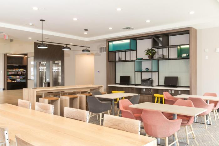 holiday inn hotel and suites mount pleasant