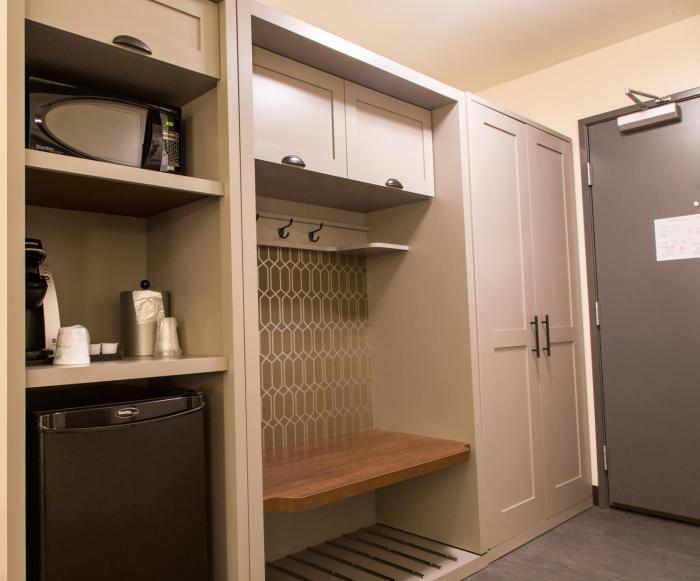 holiday inn hotel and suites mount pleasant