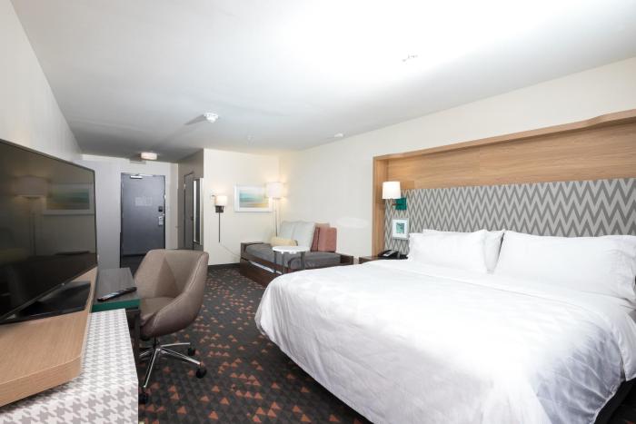 holiday inn hotel and suites mount pleasant
