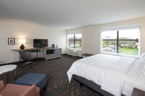 holiday inn hotel and suites mount pleasant