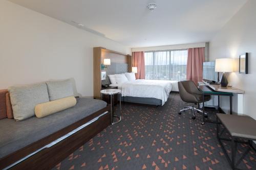 holiday inn hotel and suites mount pleasant