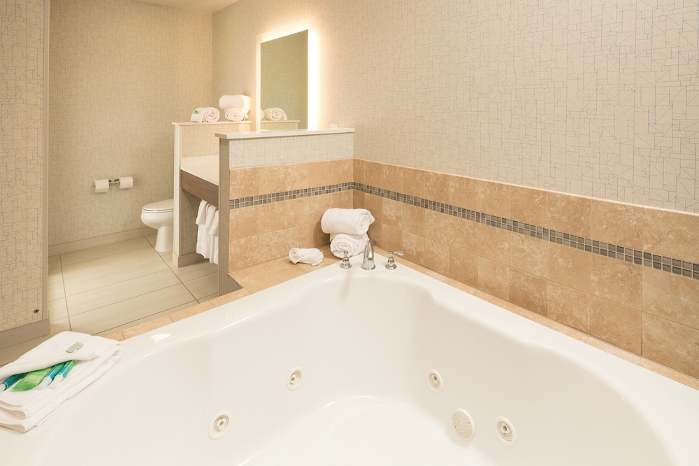 holiday inn express and suites portage by ihg