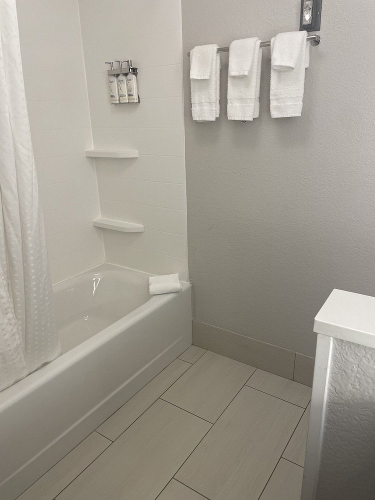 holiday inn express and suite mishawaka south bend