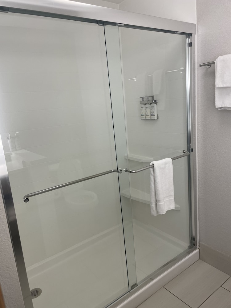 holiday inn express and suite mishawaka south bend