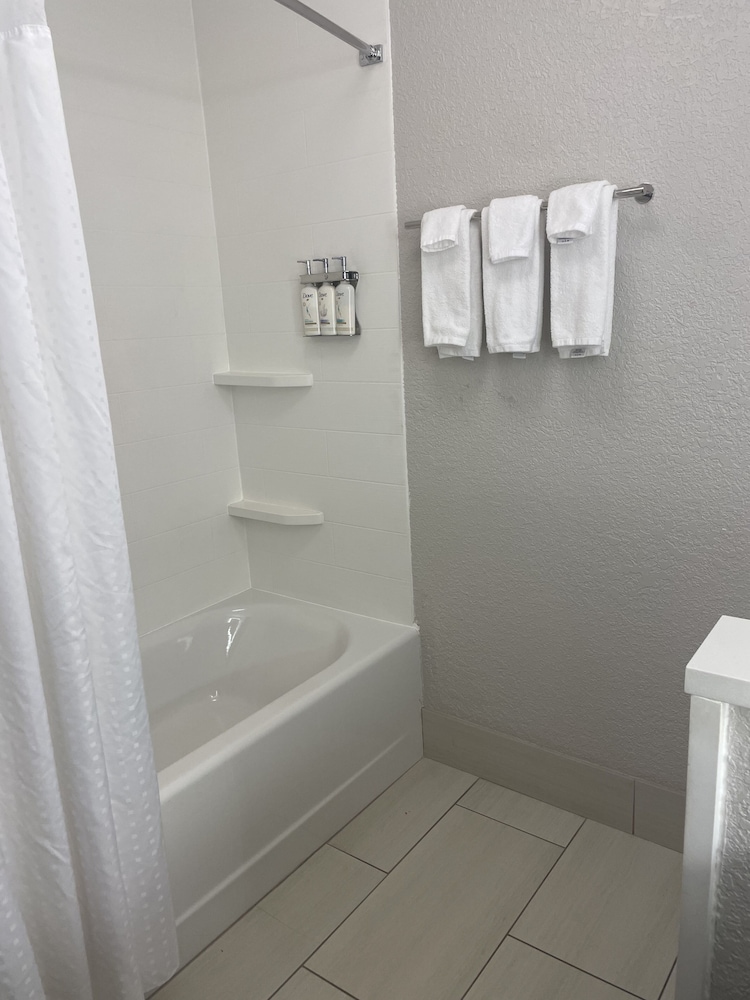 holiday inn express and suite mishawaka south bend