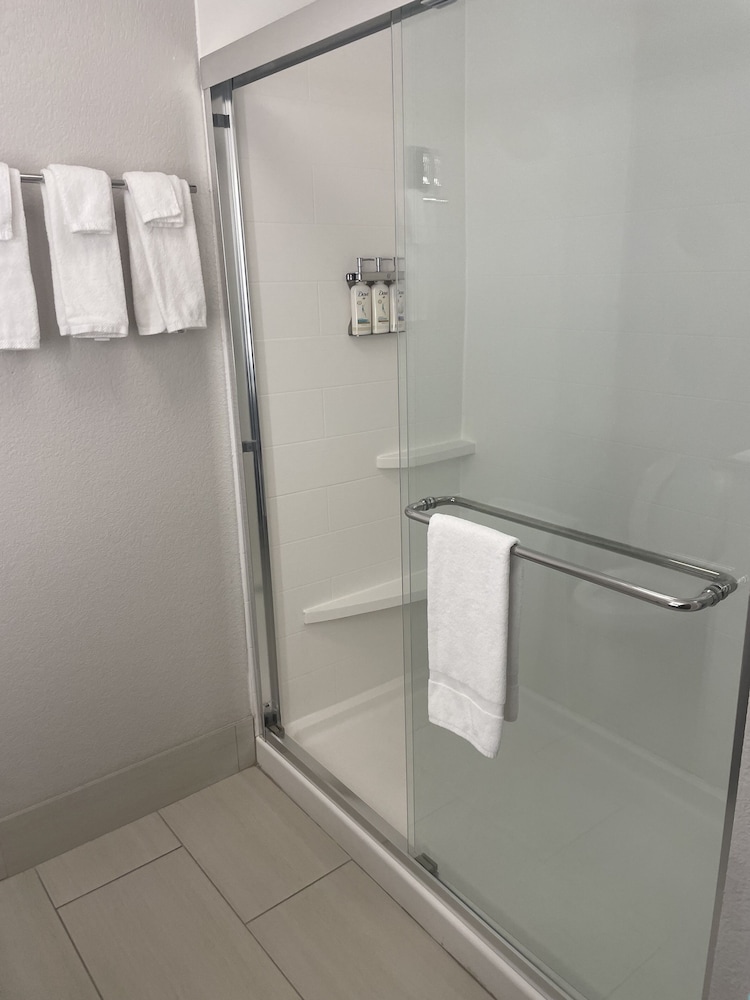 holiday inn express and suite mishawaka south bend