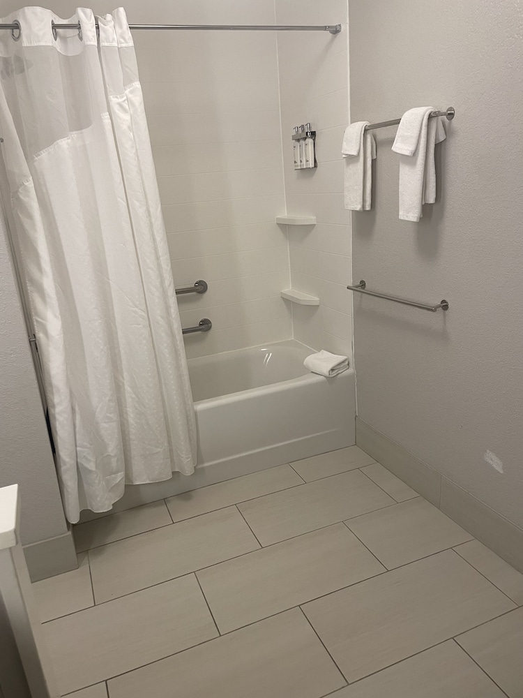 holiday inn express and suite mishawaka south bend