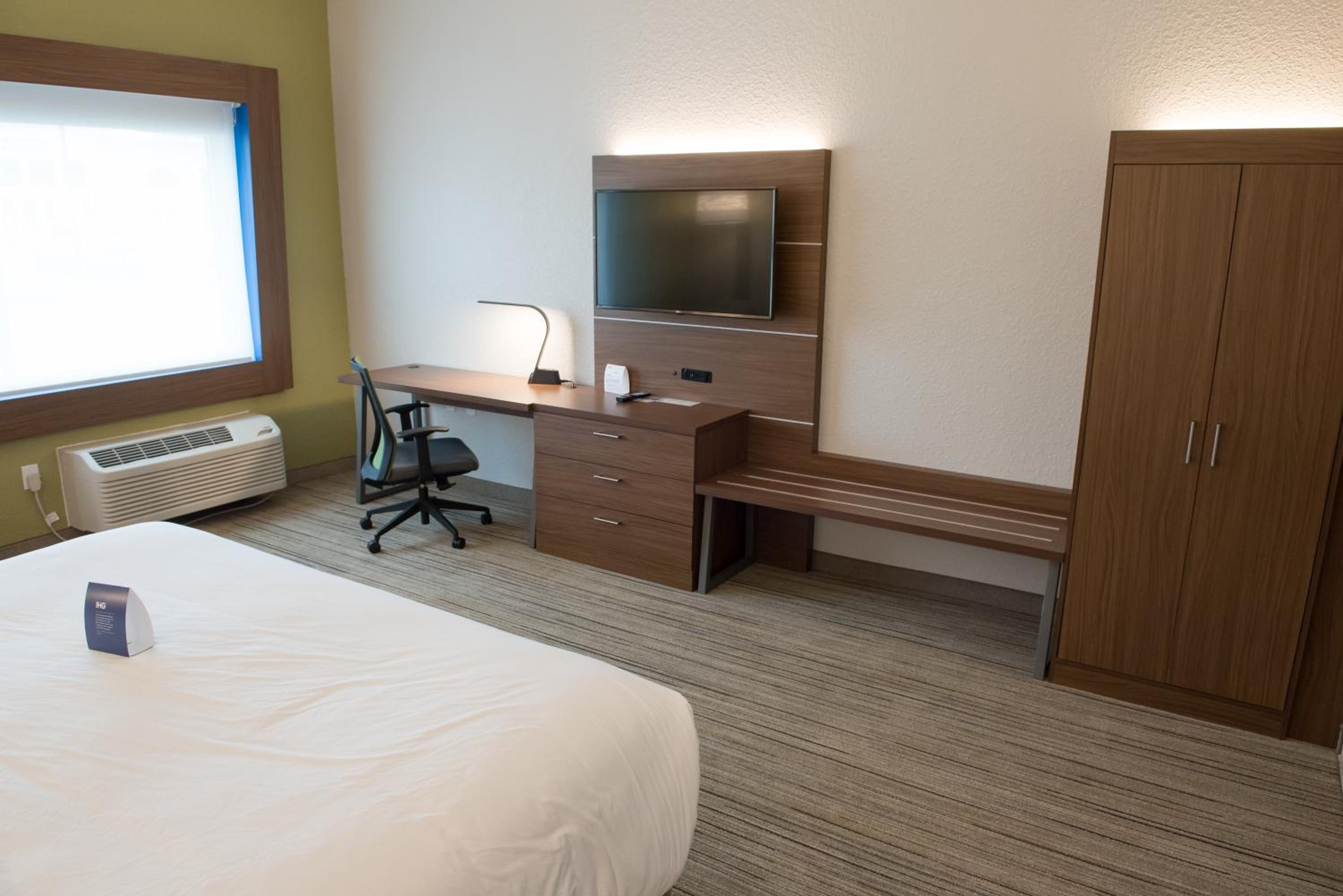 holiday inn express and suite mishawaka south bend