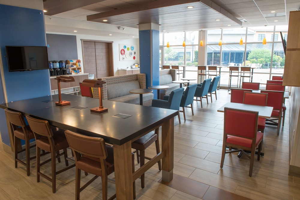 holiday inn express and suite mishawaka south bend