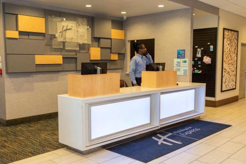 holiday inn express grand island niagara falls by ihg
