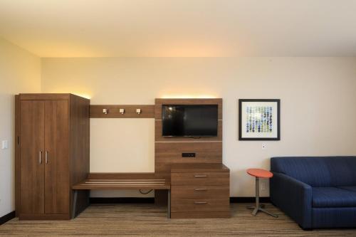 holiday inn express grand island niagara falls by ihg