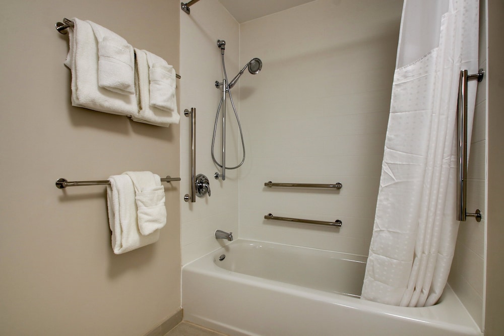 holiday inn express and suites elizabethtown north by ihg