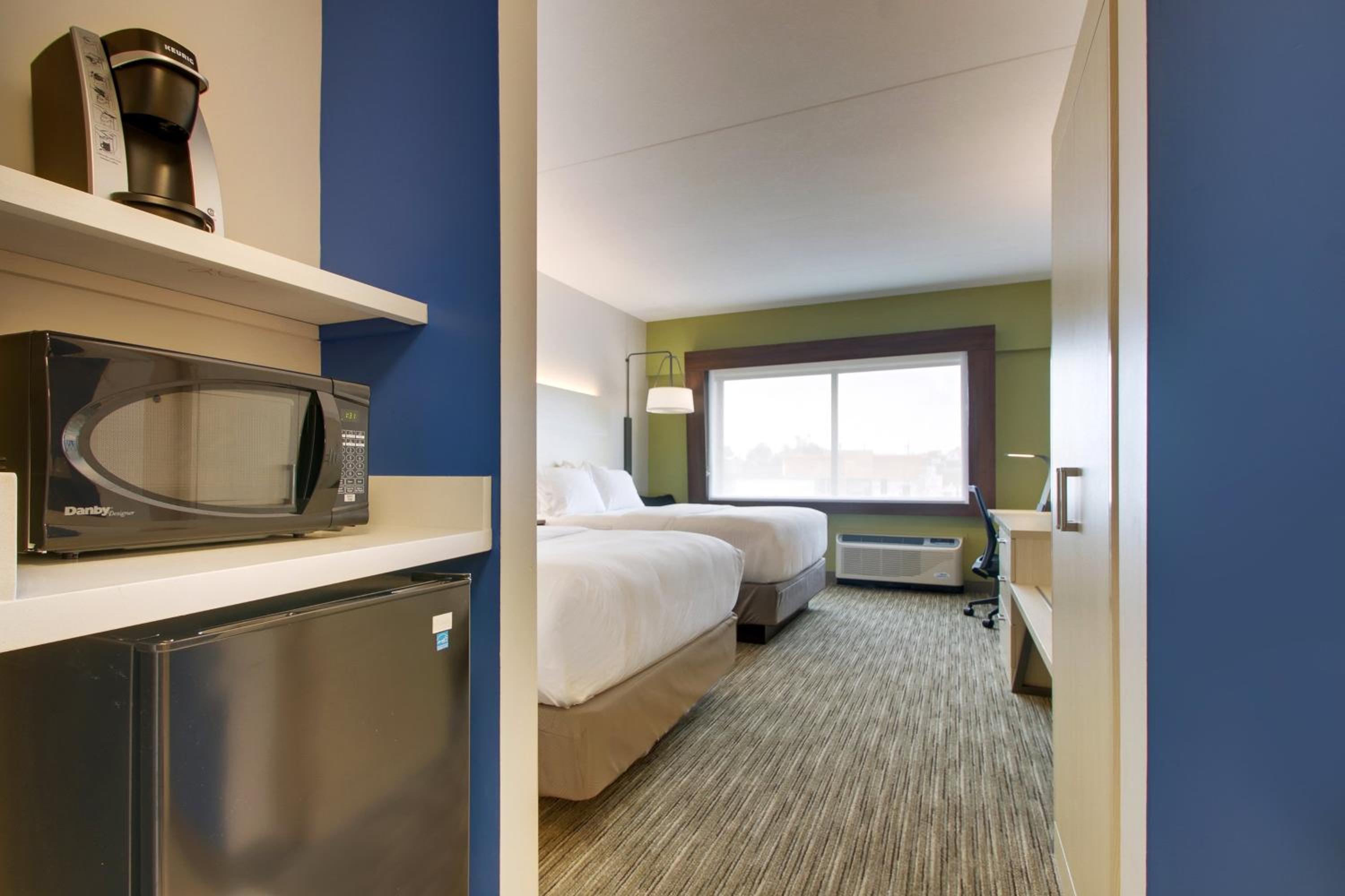 holiday inn express and suites elizabethtown north by ihg