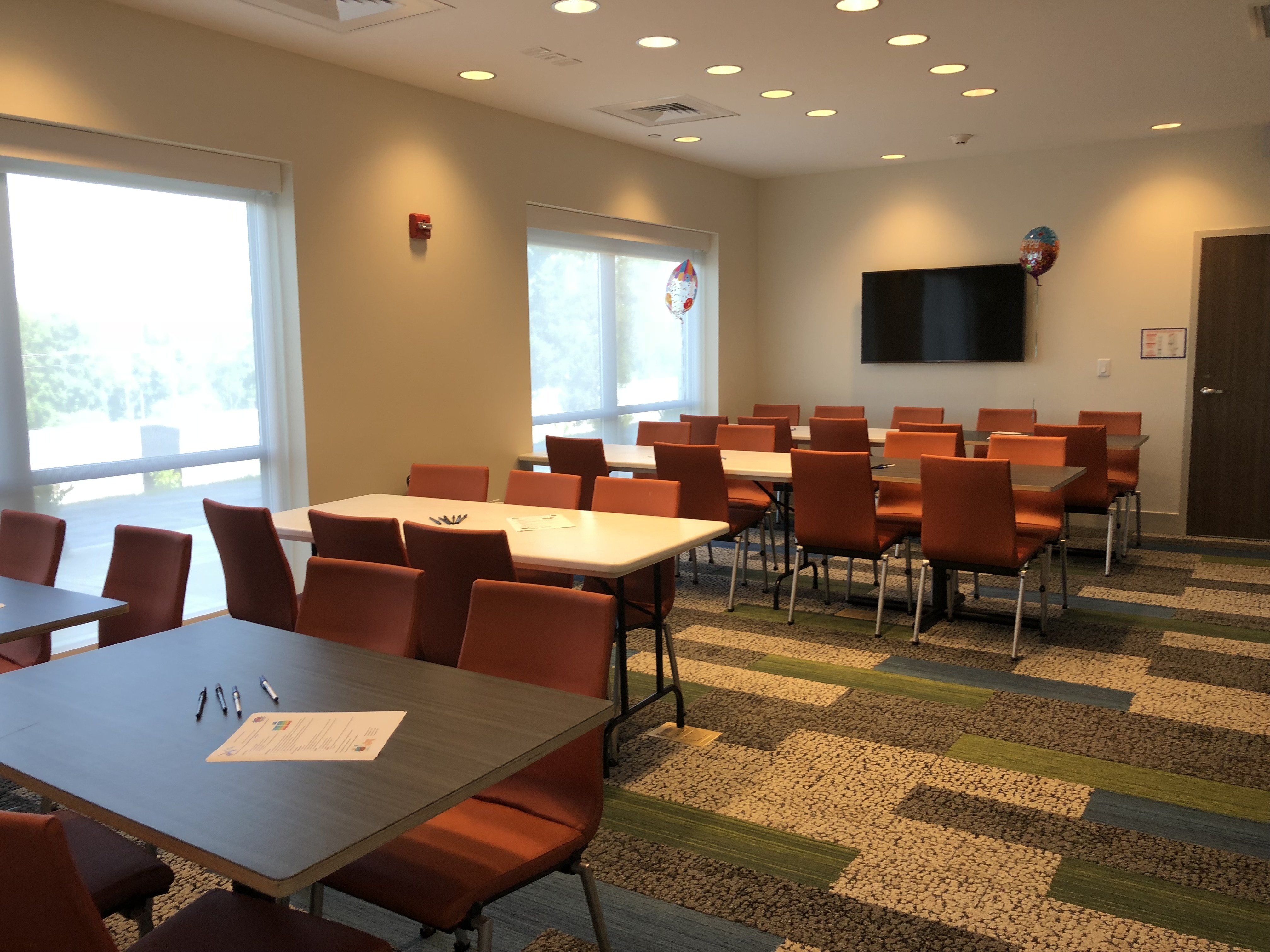 holiday inn express and suites elizabethtown north by ihg