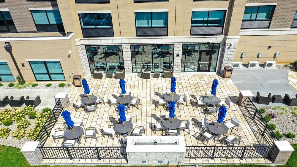 holiday inn express and suites elizabethtown north by ihg