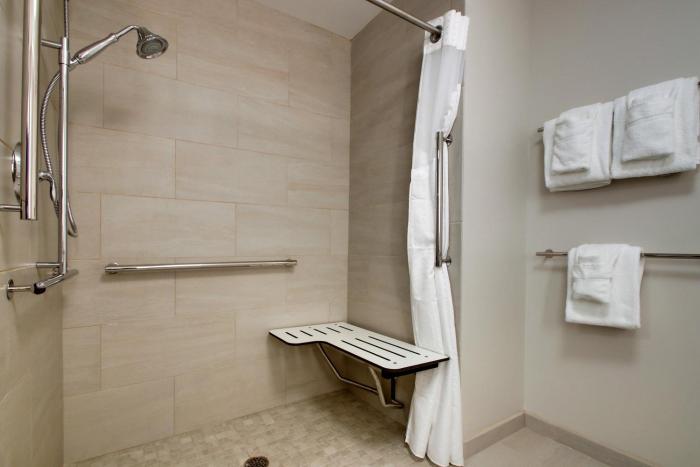 holiday inn express and suites elizabethtown north by ihg