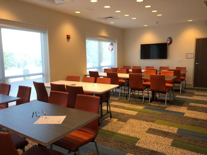 holiday inn express and suites elizabethtown north by ihg