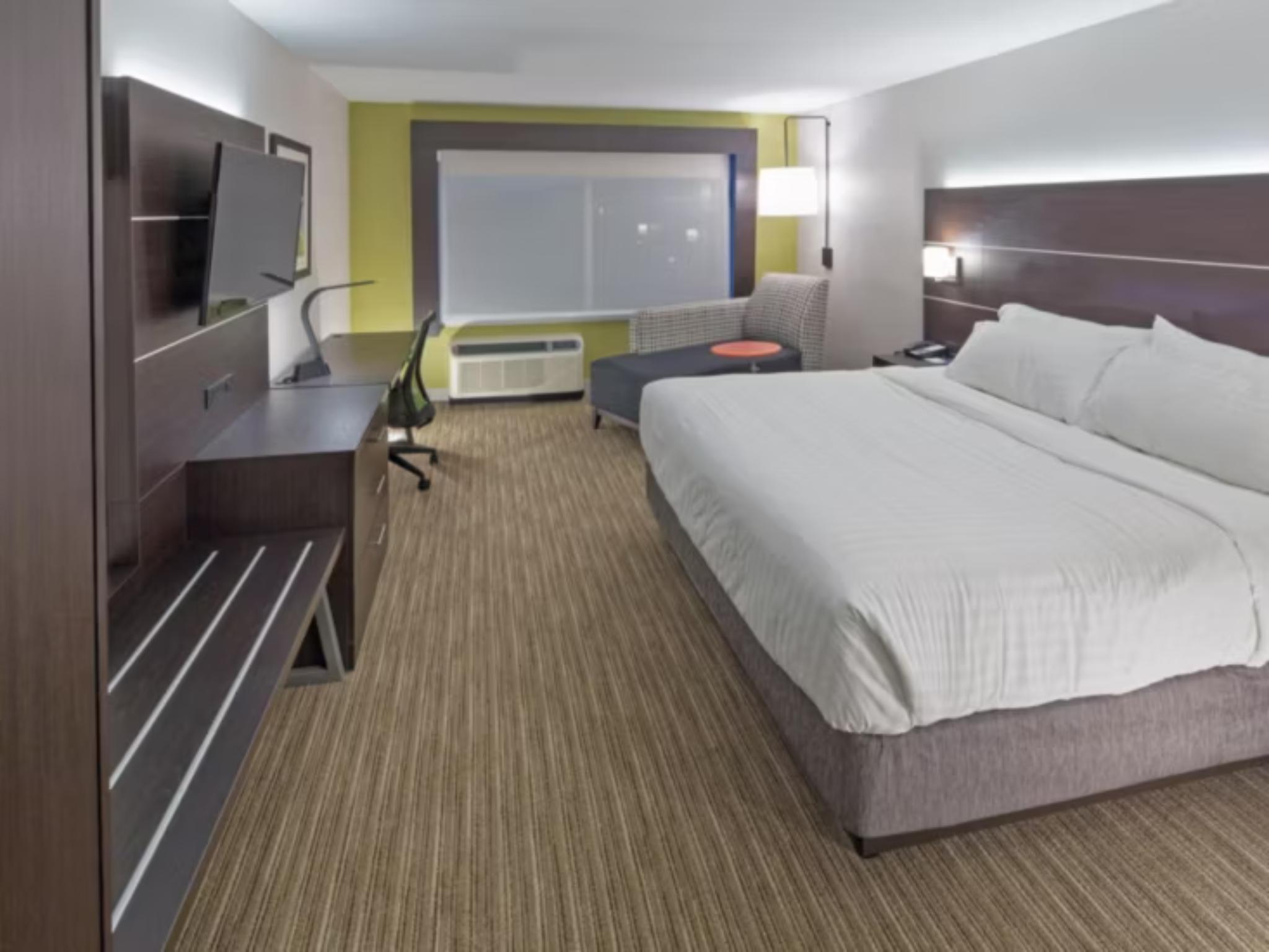 holiday inn exp and sts indianapolis nw zionsville