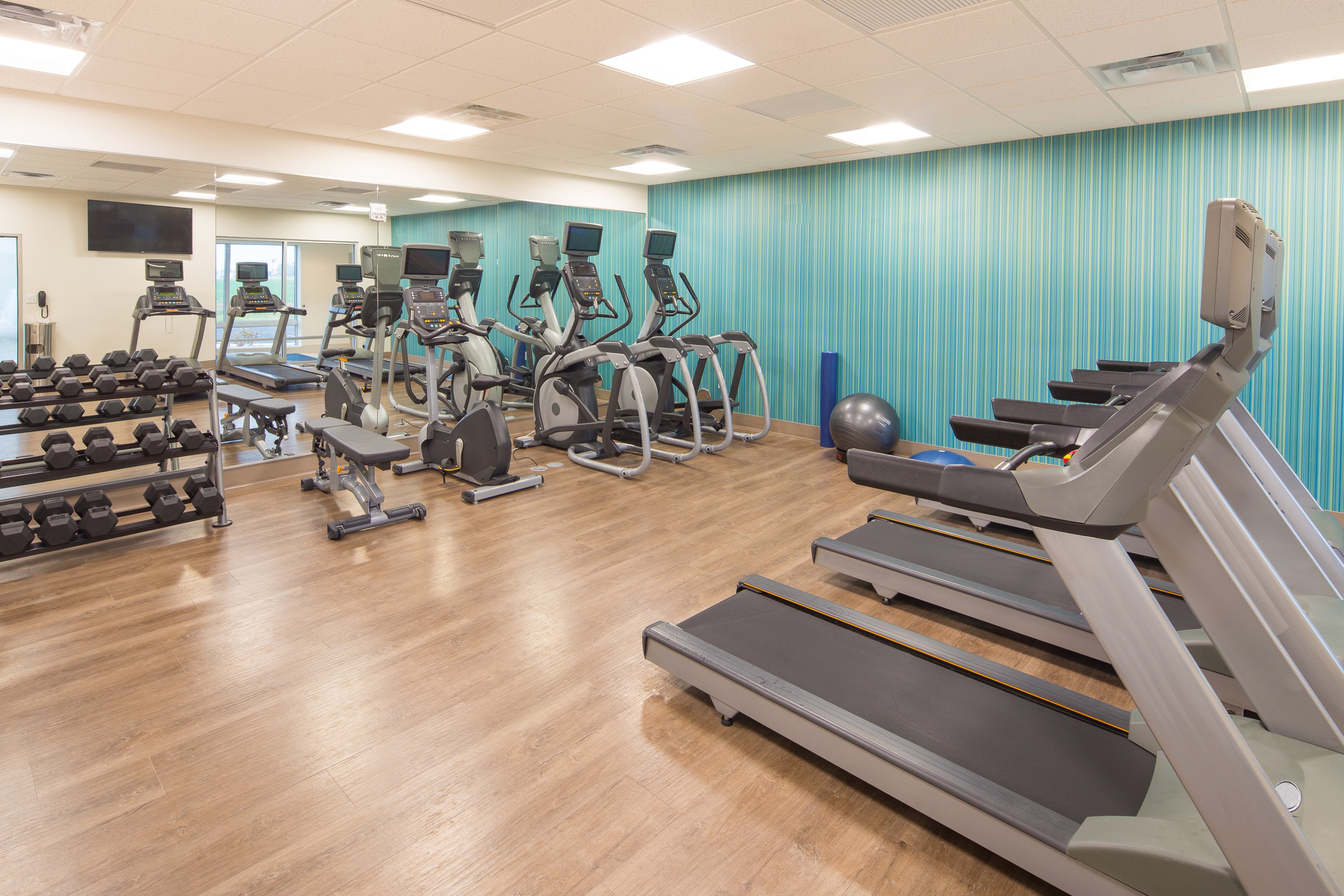 holiday inn exp and sts indianapolis nw zionsville