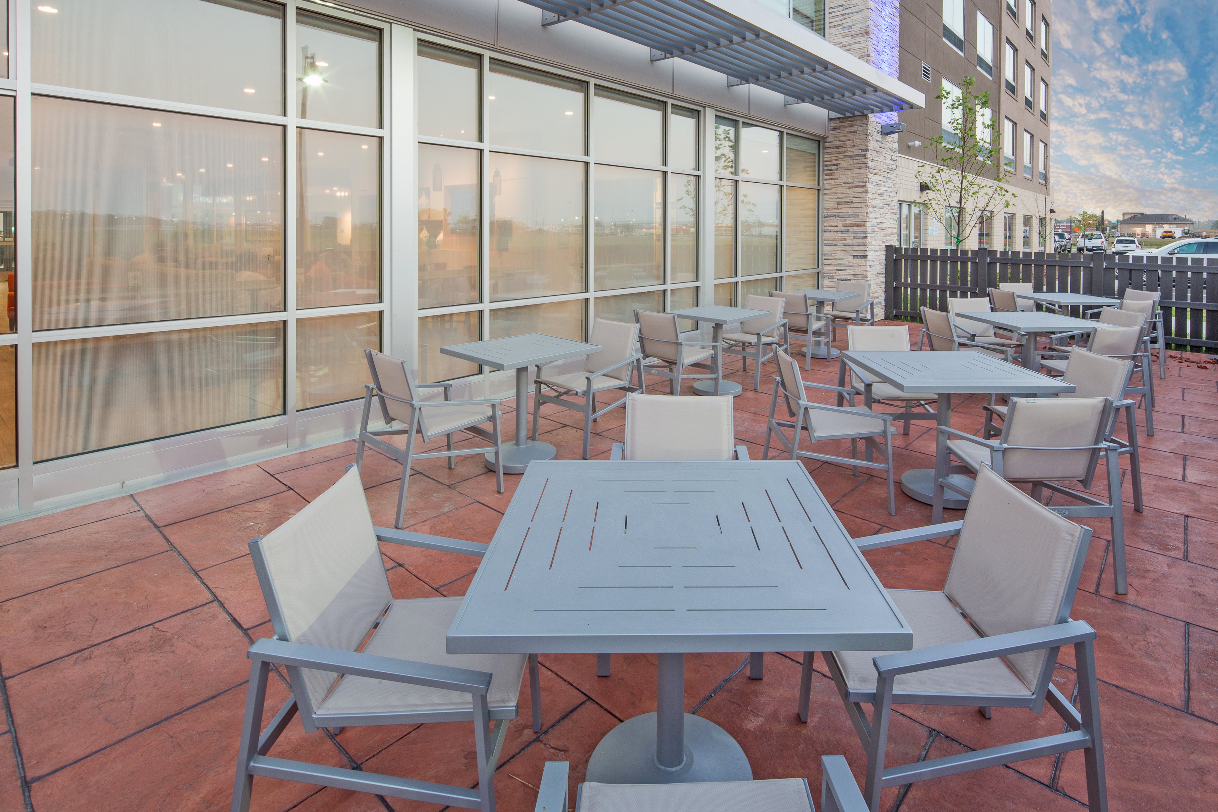 holiday inn exp and sts indianapolis nw zionsville